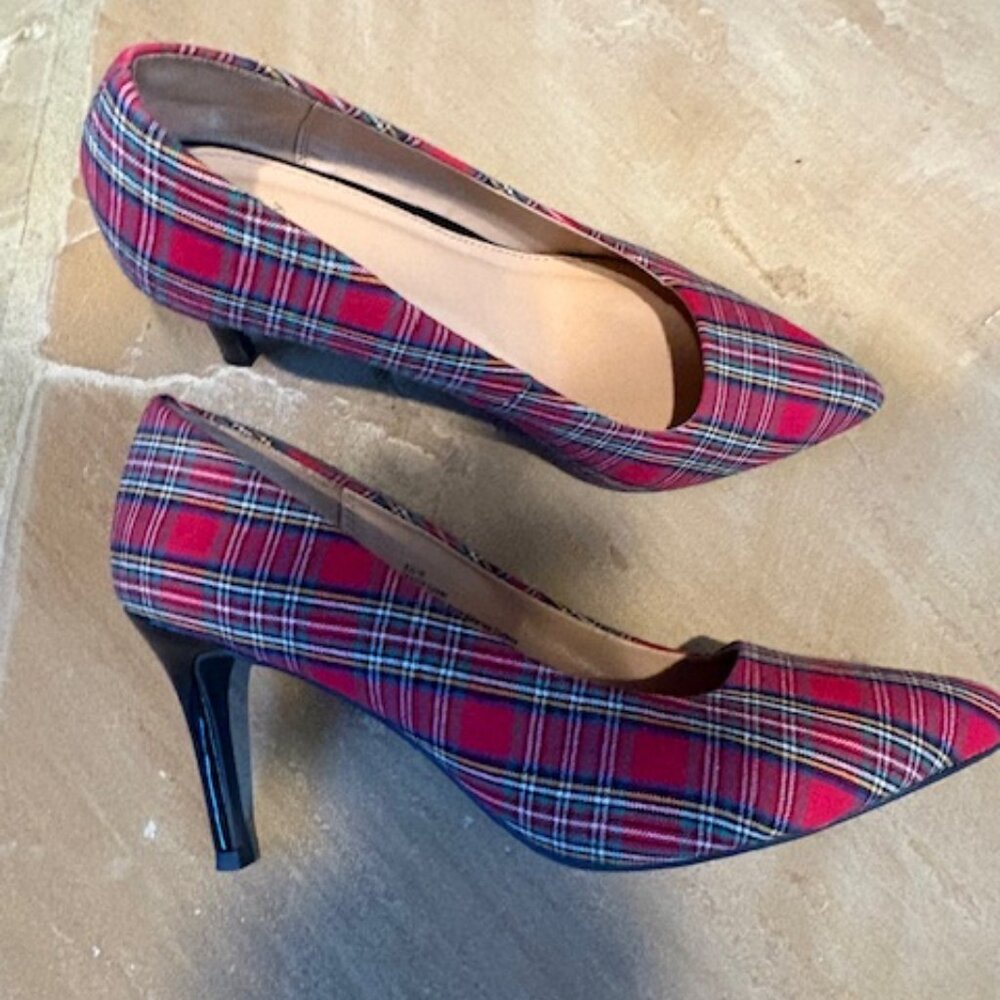 A New Day Tartan Red Plaid Black Patent Pumps Heels 8 1/2 Wide